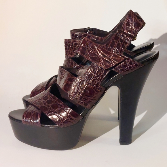 Bottega Veneta burgundy crocodile stamped leather platform heels, EU40.5, EUC - Picture 6 of 15